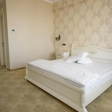 Hera Boutique Szálloda 4*