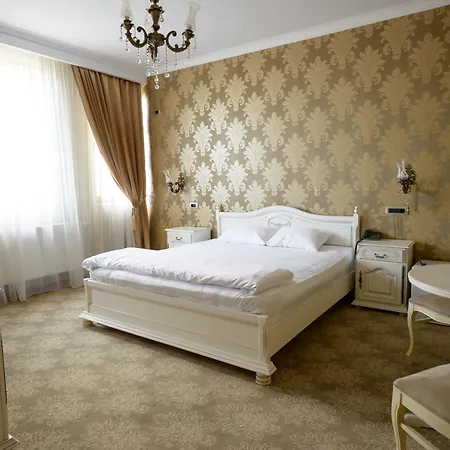 Hera Boutique Hotel 4*
